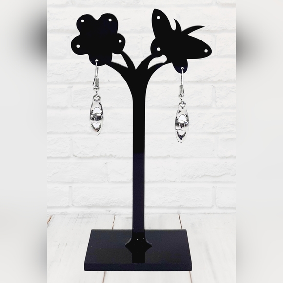 NEW Peridot Green Cubic Zirconia and White Gold Drop Earrings - Picture 6 of 9